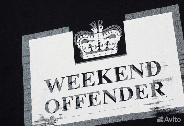 Футболка Weekend offender