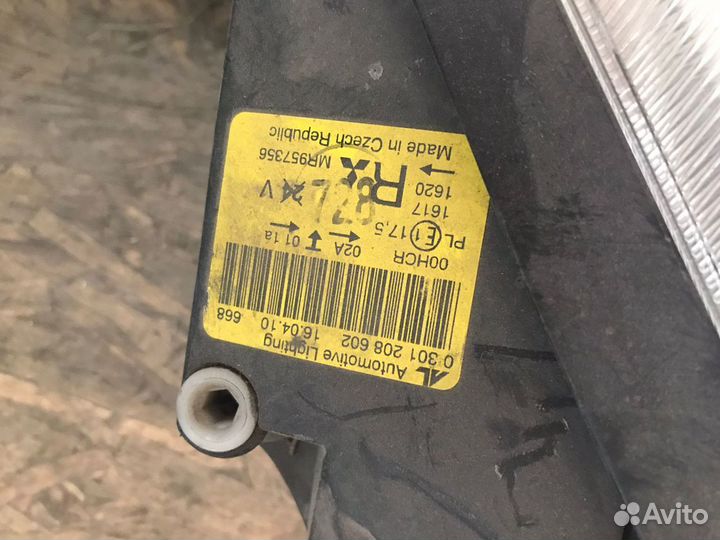 Фара правая Mitsubishi Colt 2004-2008