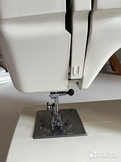 Швейная машина Janome