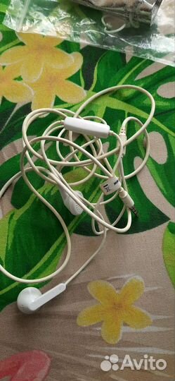 Наушники с микрофоном