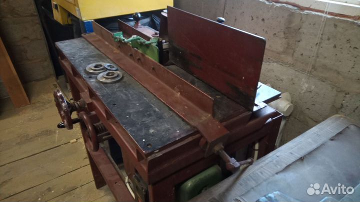 Фрезерный станок по дереву