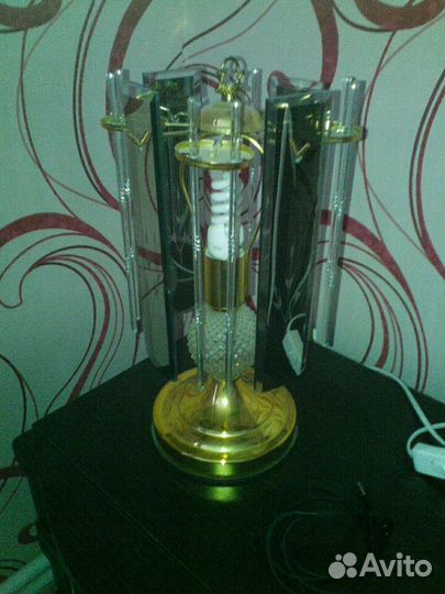 Настольная лампа