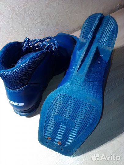 Лыжные ботинки