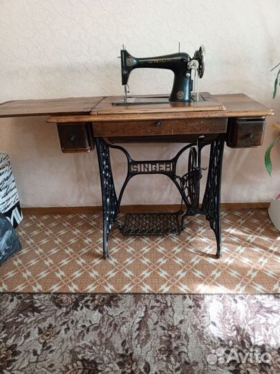 Швейная машина Singer