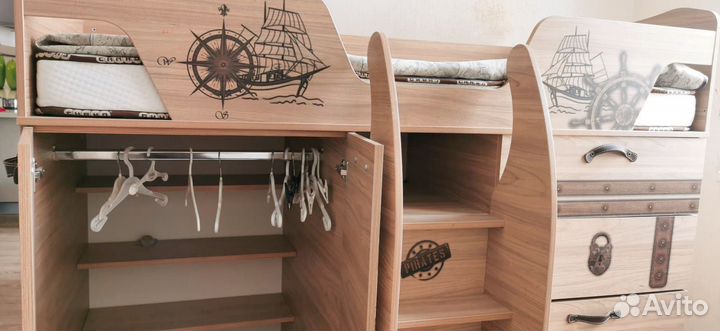 Двухъярусная кровать