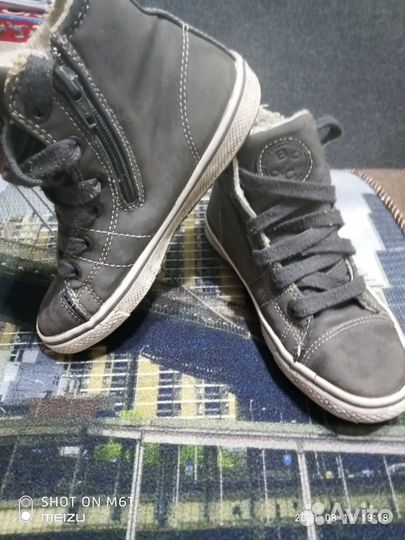 2 пары обуви. Кеды Zara, зимние ботиночки Puuhtu