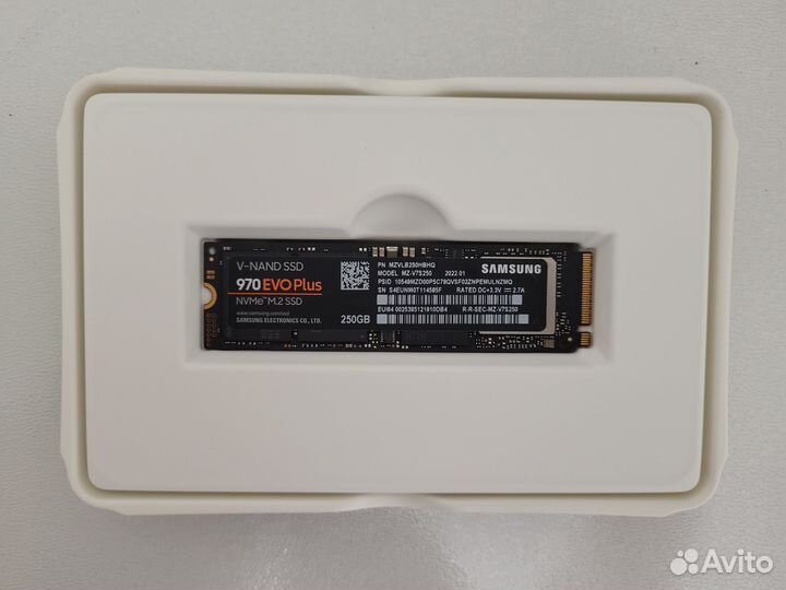 SSD накопитель Samsung 970 EVO Plus 250GB M.2