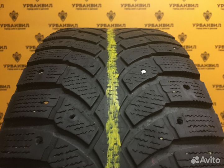 Bridgestone Blizzak Spike-01 215/65 R16 98T