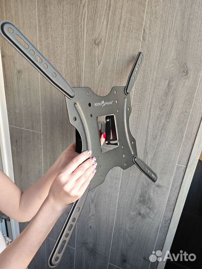Кронштейн для телевизора Resonans