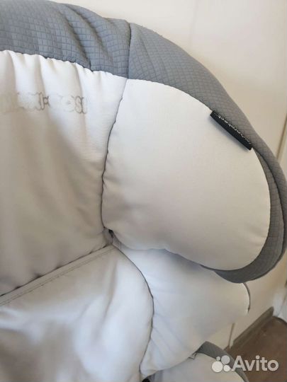 Автомобильное кресло maxi cosi