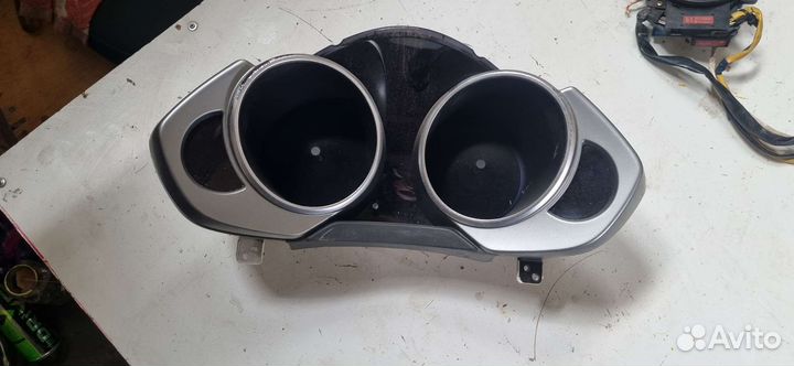 Панель приборов спидометр Subaru Tribeca B9 2005