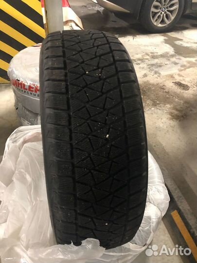 Bridgestone Blizzak DM-V2 235/55 R20