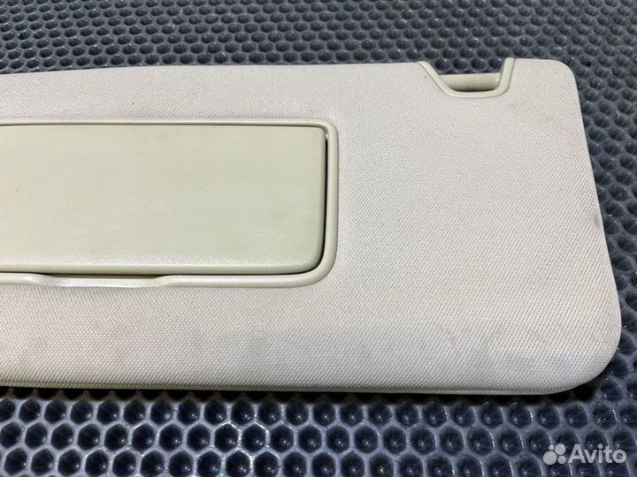 Козырек солнцезащитный лев. Infiniti QX70