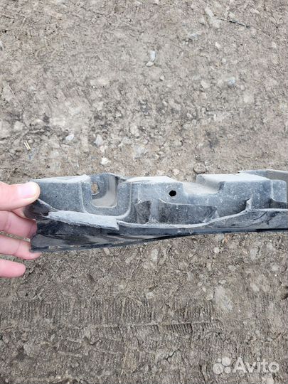 15-19 ауди ку7 крепление заднего бампера audi q7