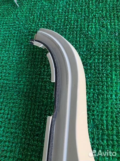 Обшивка двери лев. перед. Lexus Lx570