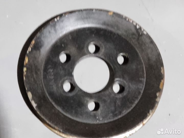 Шкив насоса гур Пассат Б4 Гольф 3 037145255