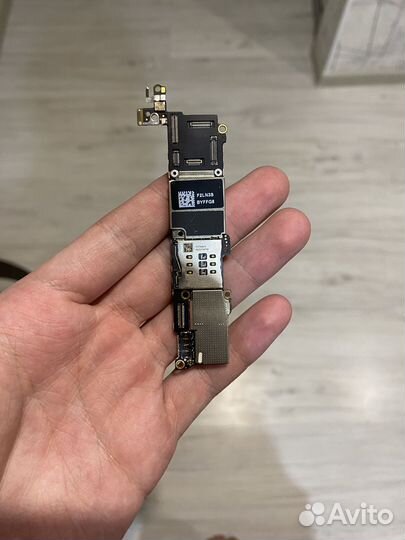Материнская плата на айфон 5s