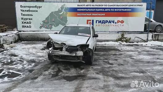 Накладка декоративная Renault Logan 2 682604797R