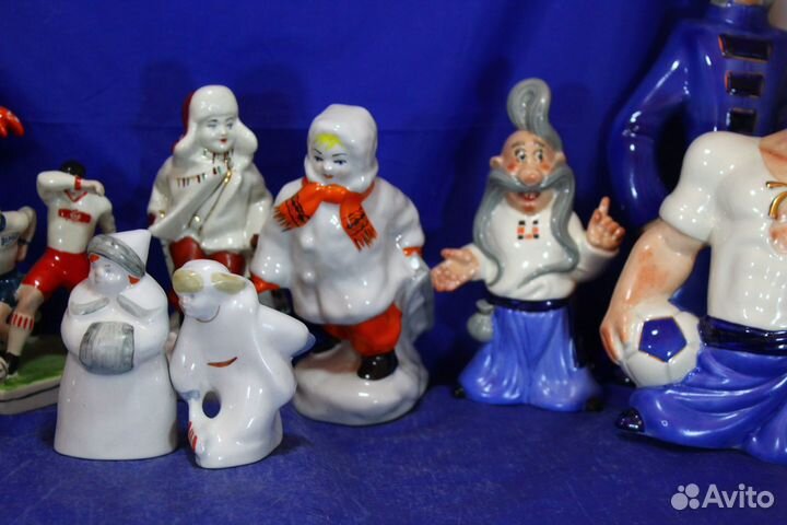 Коллекция фарфоровых статуэток на тему спорт зима