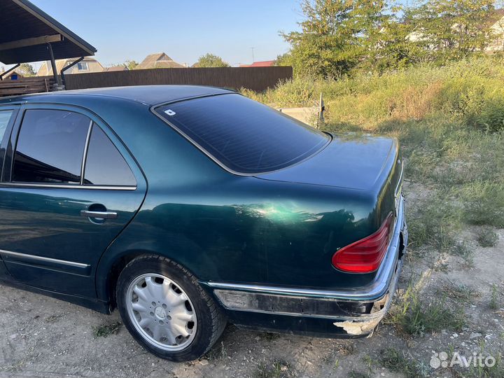 Mercedes-Benz E-класс 2.0 МТ, 1995, 300 000 км
