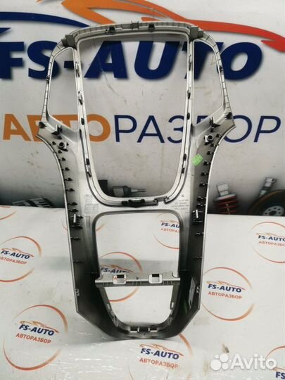 Рамка магнитолы передняя Opel Astra J хетчбэк 1.6