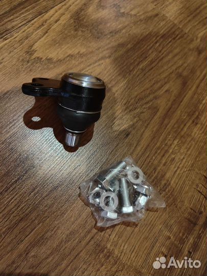 Шаровая опора Ford Mondeo 2 (2шт)