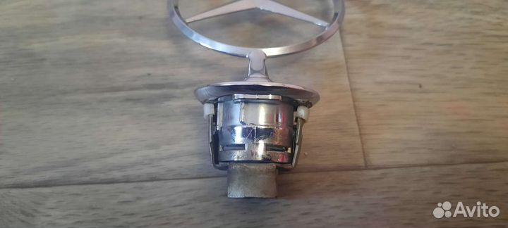 Эмблема капота Mercedes W211