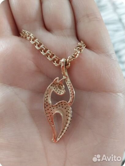 Золотая подвеска с фианитами