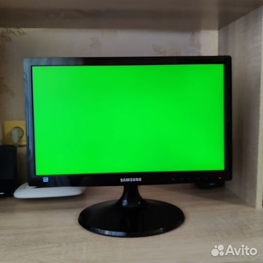 Монитор Samsung 18.5