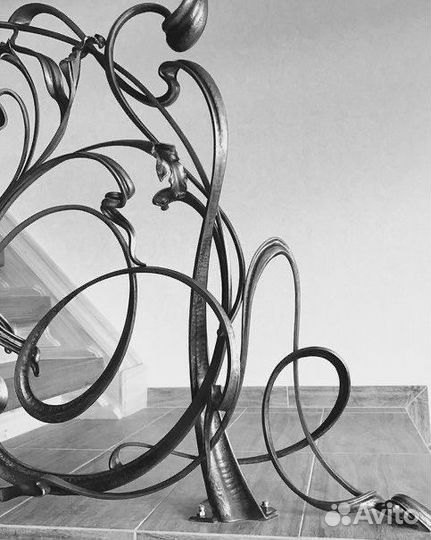 Лестницы кованные, на металлокаркасе, винтовые