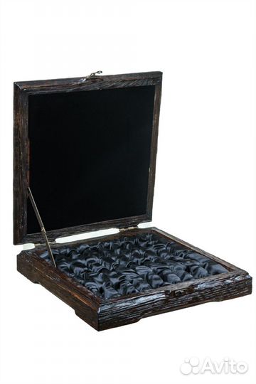 Шахматы из янтаря 