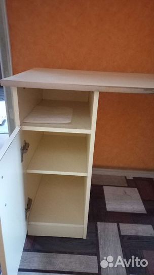 Маникюрный столик