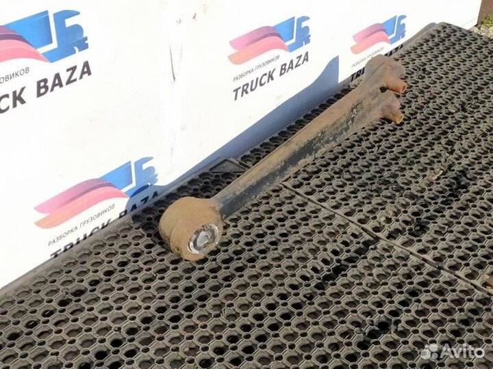 Тяга реактивная продольная правая