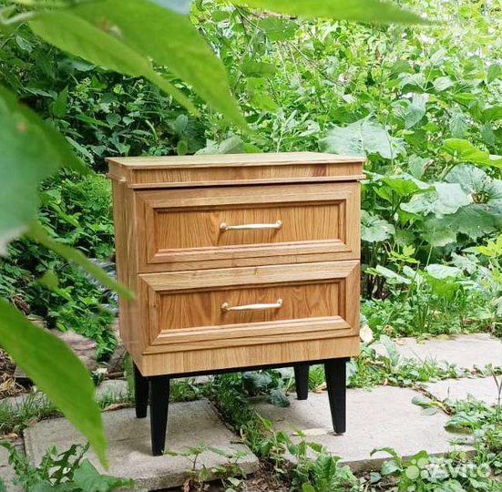 Тумба прикроватная из массива дуба