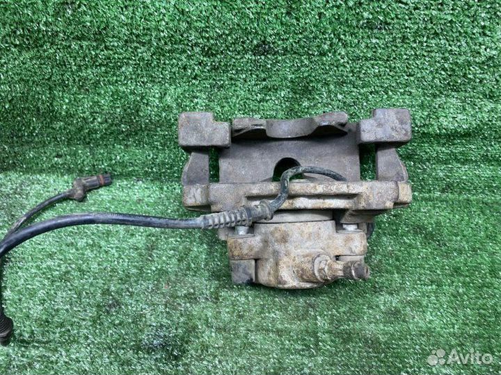 Тормозной суппорт передний левый Mercedes-Benz E