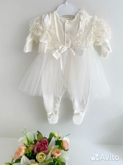 Комплект на выписку для девочки новый