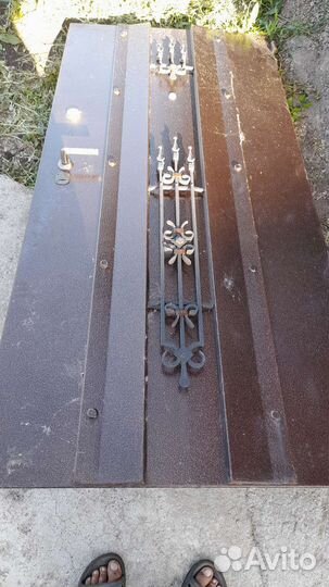 Дверь входная металлическая б/у