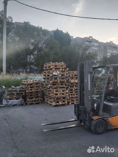 Водитель погрузчика и штабелера