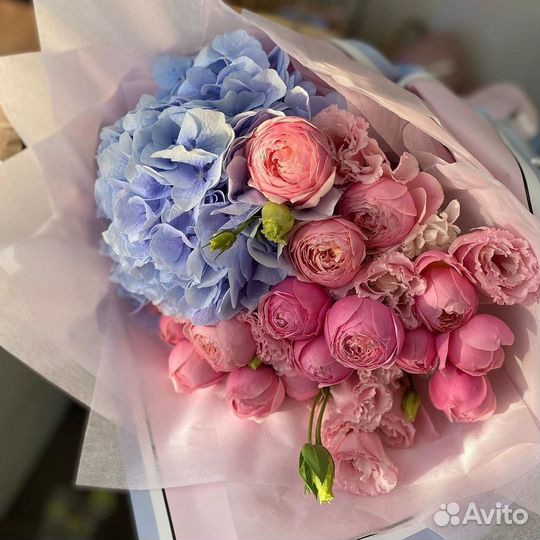 Букеты ко дню матери розы диантусы маттиолы