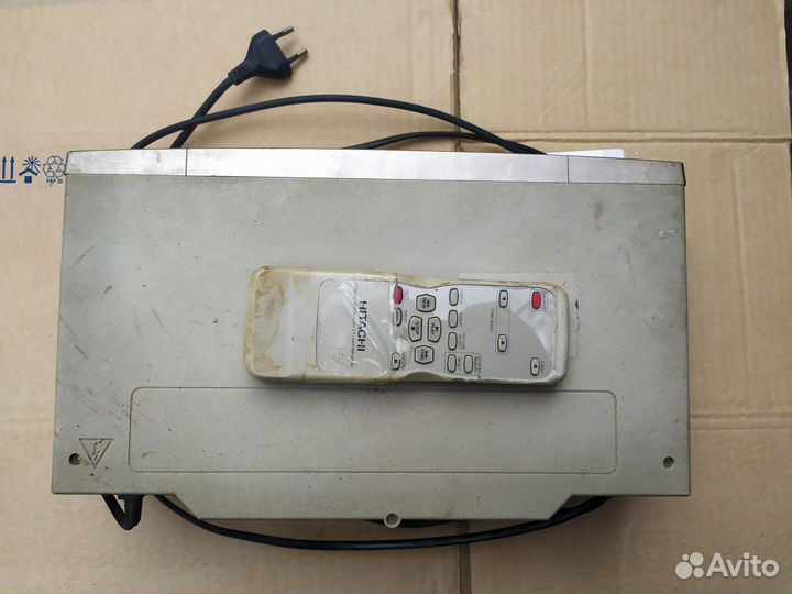 Видеомагнитофон Hitachi