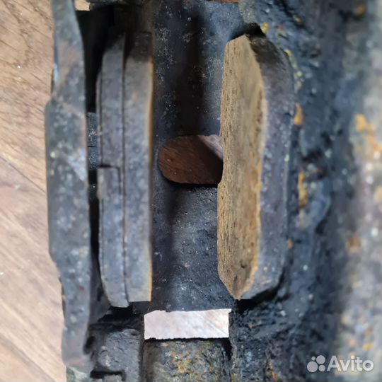 Суппорт передний правый BMW X5 E53