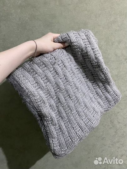 Пакет вещей (шарфы и шапка)