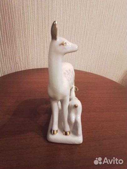 Статуэтка, Олениха с олененком