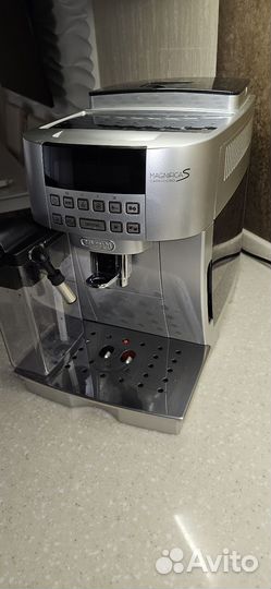 Кофемашина delonghi