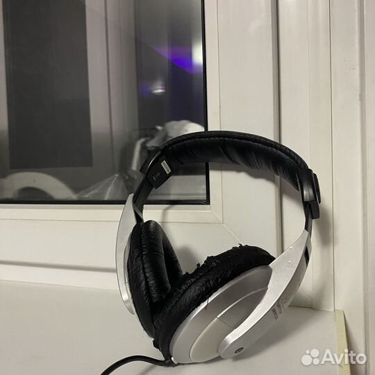 Студийные наушники