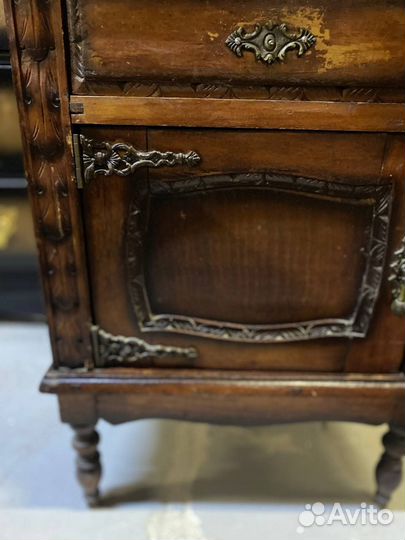 Старинный комод, прикроватная тумба Европа