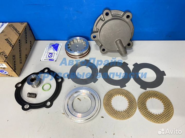 Крышка цилиндра кпп Volvo VT2412B задняя в сборе