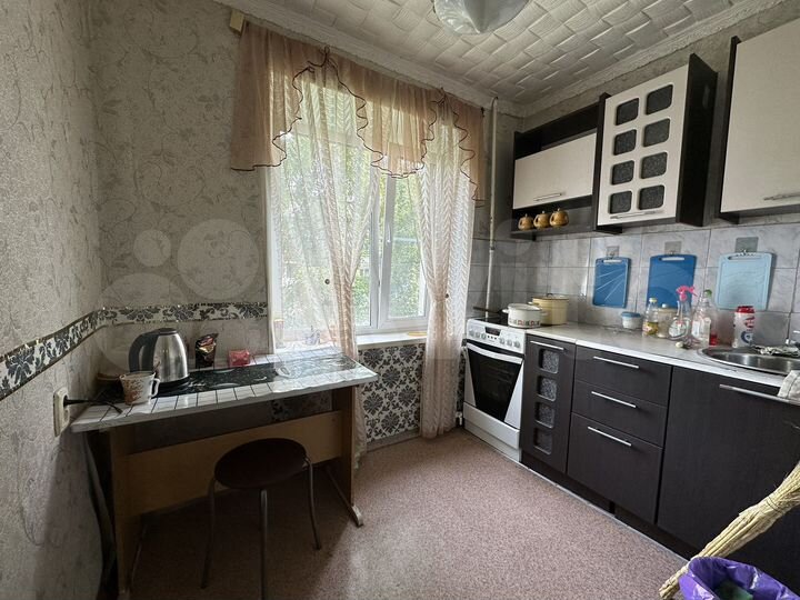 2-к. квартира, 42 м², 2/4 эт.