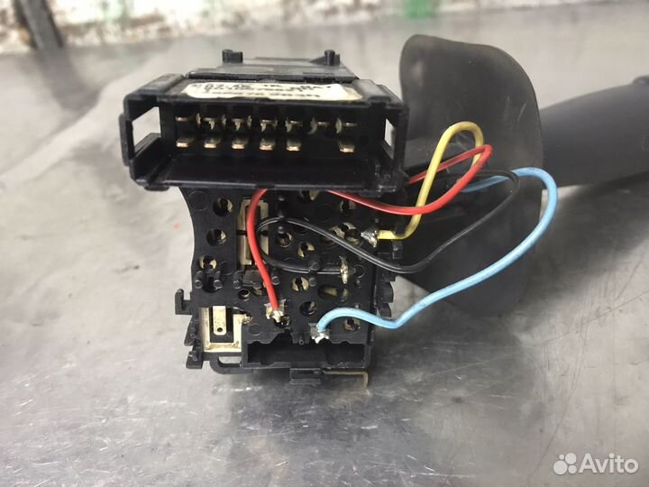Переключатель подрулевой Renault Nissan LADA