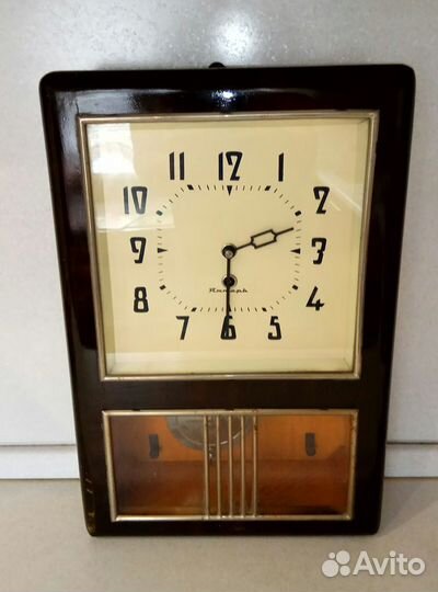 Настенные часы Янтарь, маятник, ключи